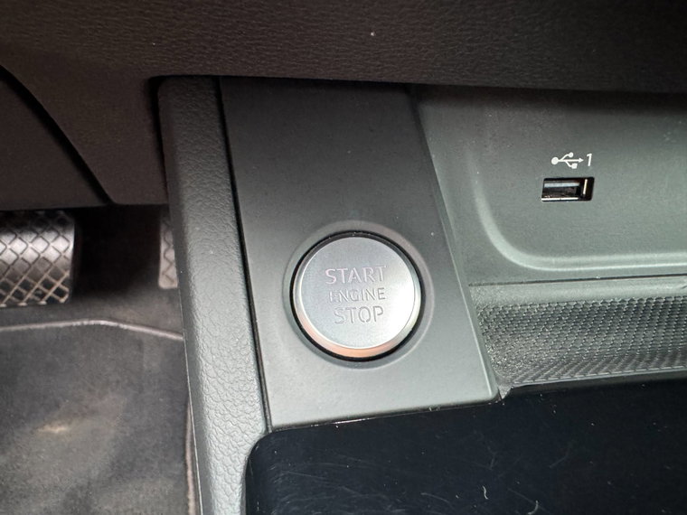 Vehicle Image 29