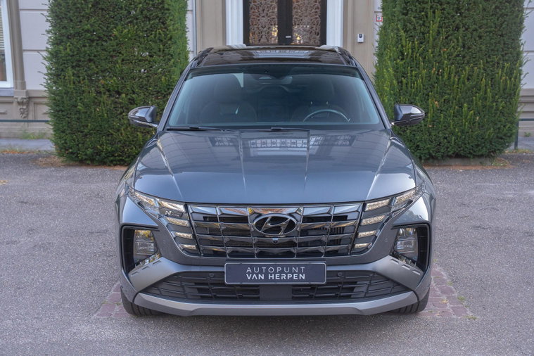 Vehicle Image 8