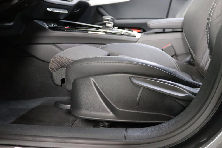 Vehicle Image 36