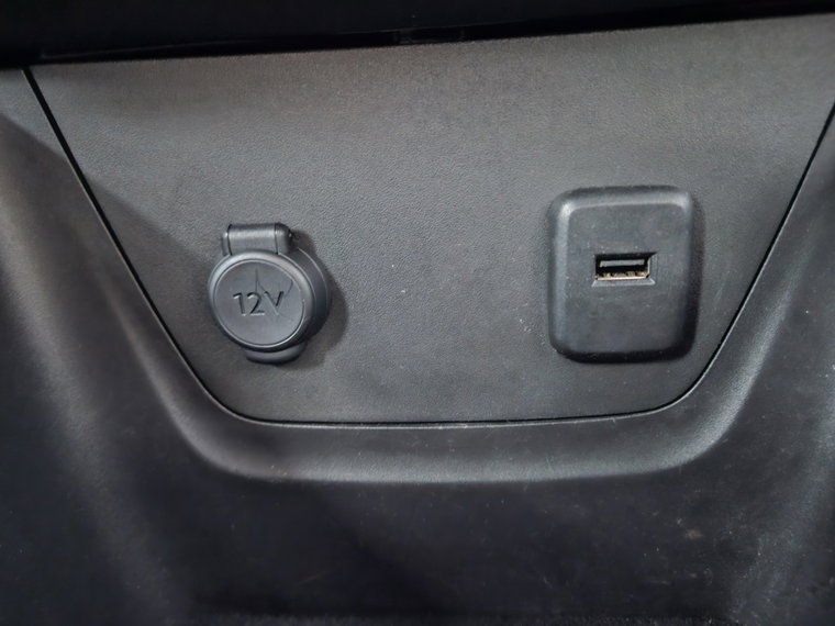 Vehicle Image 25