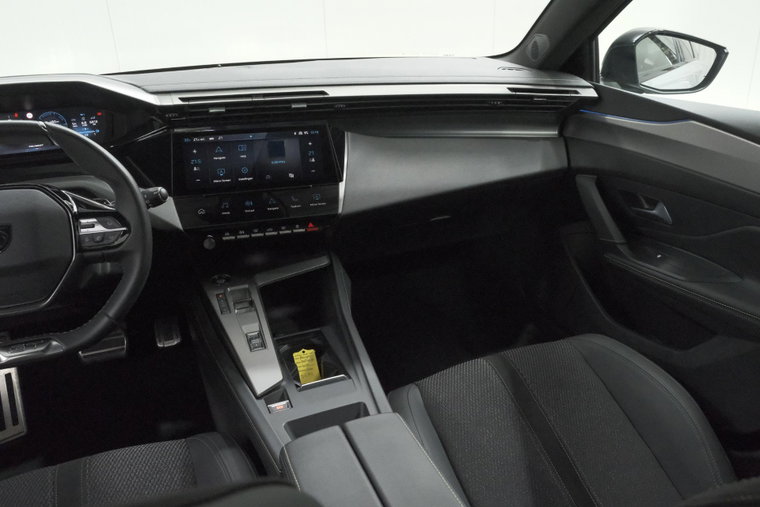 Vehicle Image 32