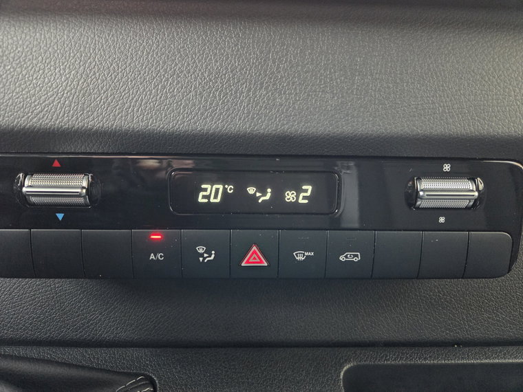 Vehicle Image 28
