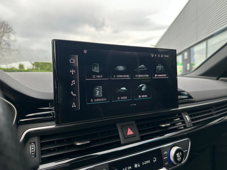 Vehicle Image 21