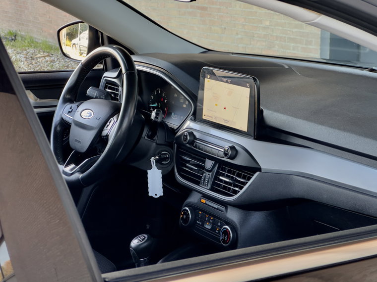 Vehicle Image 18