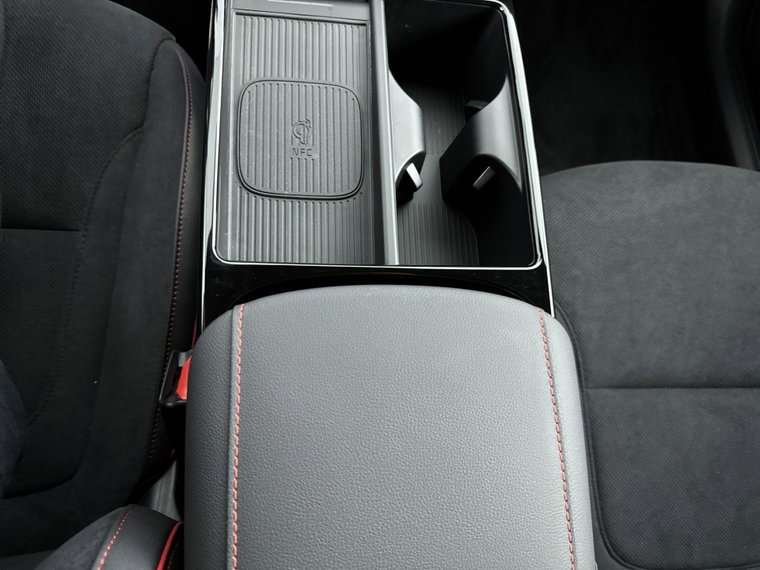 Vehicle Image 24