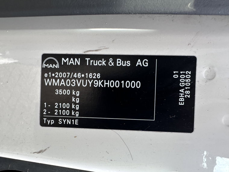 Vehicle Image 25