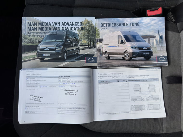 Vehicle Image 30