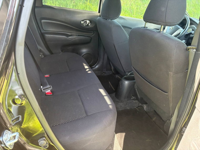 Vehicle Image 23