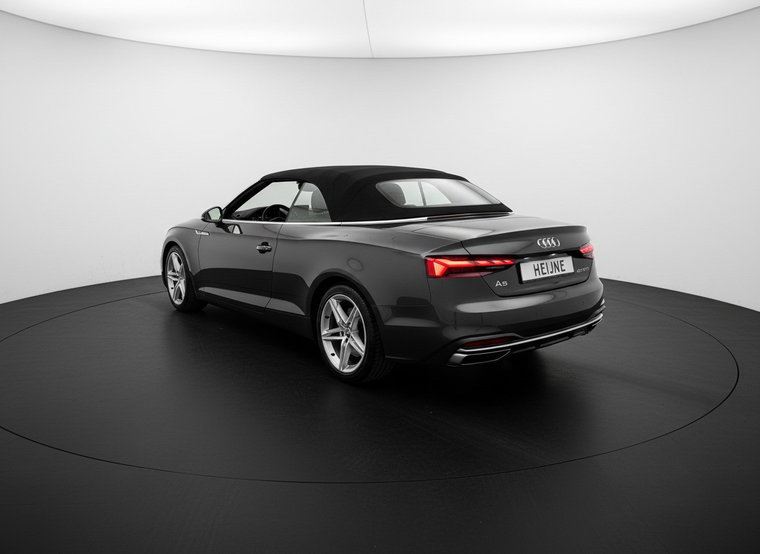 Vehicle Image 42