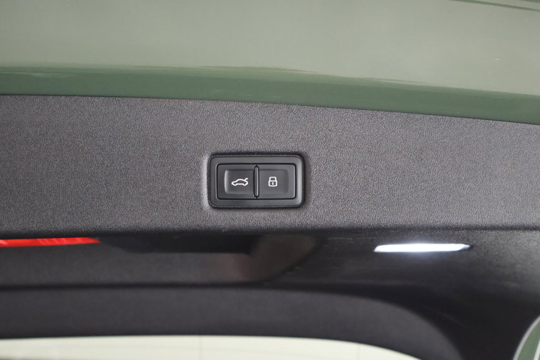 Vehicle Image 42