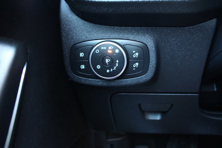 Vehicle Image 28