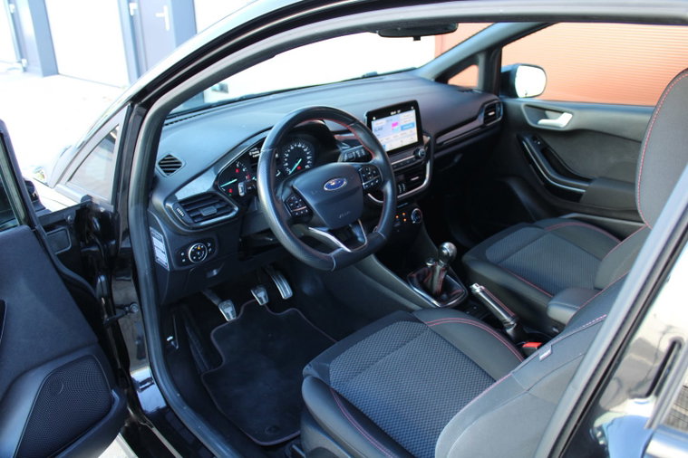 Vehicle Image 9