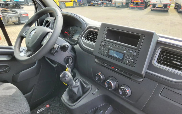 Vehicle Image 18