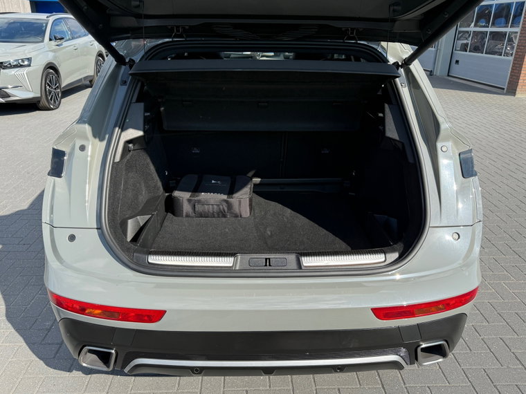 Vehicle Image 23