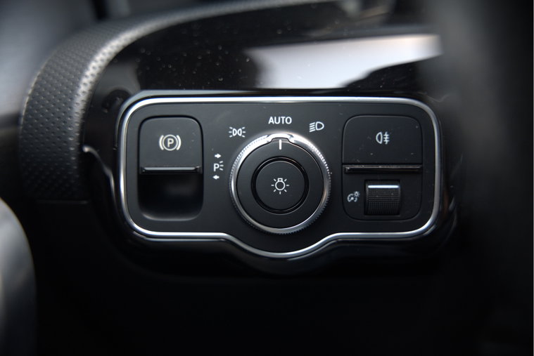 Vehicle Image 28