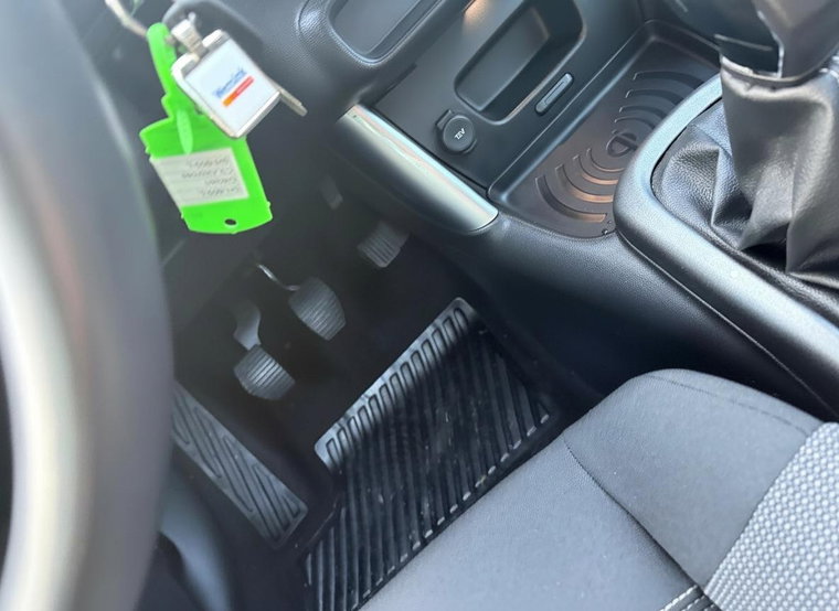 Vehicle Image 23