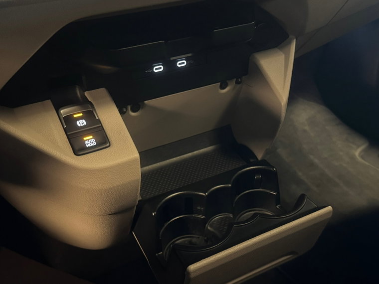 Vehicle Image 40