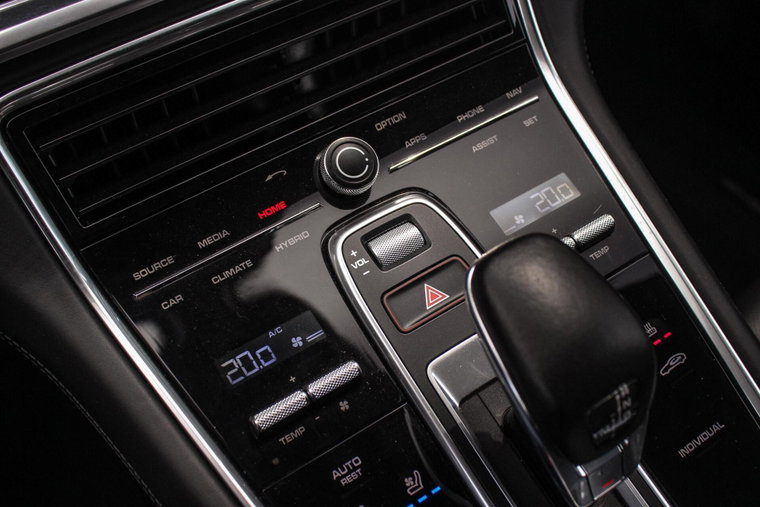 Vehicle Image 36