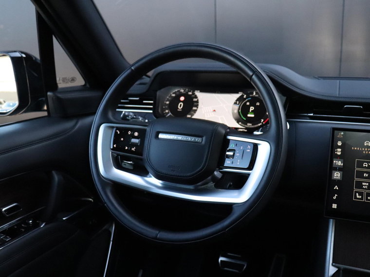 Vehicle Image 25