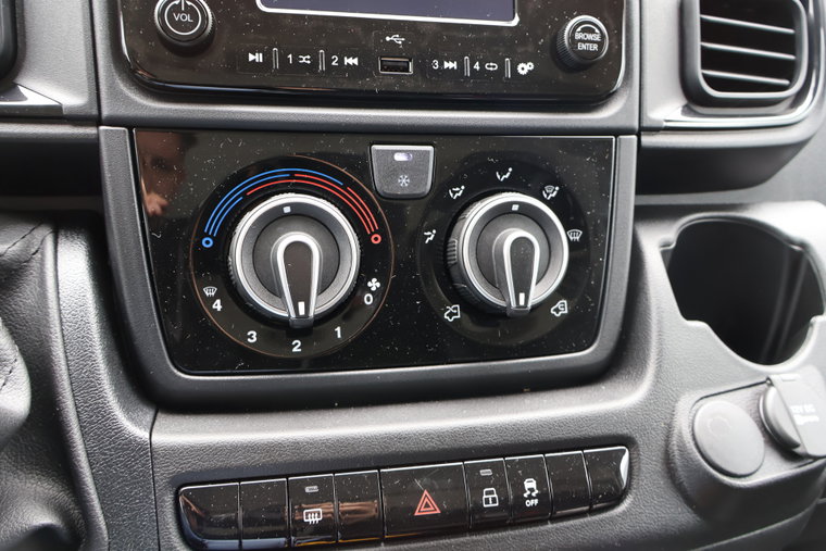 Vehicle Image 26