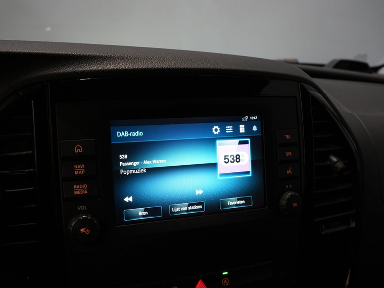Vehicle Image 25