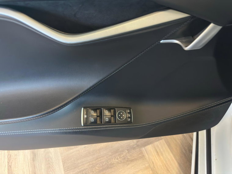 Vehicle Image 37