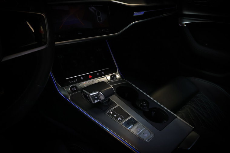 Vehicle Image 8