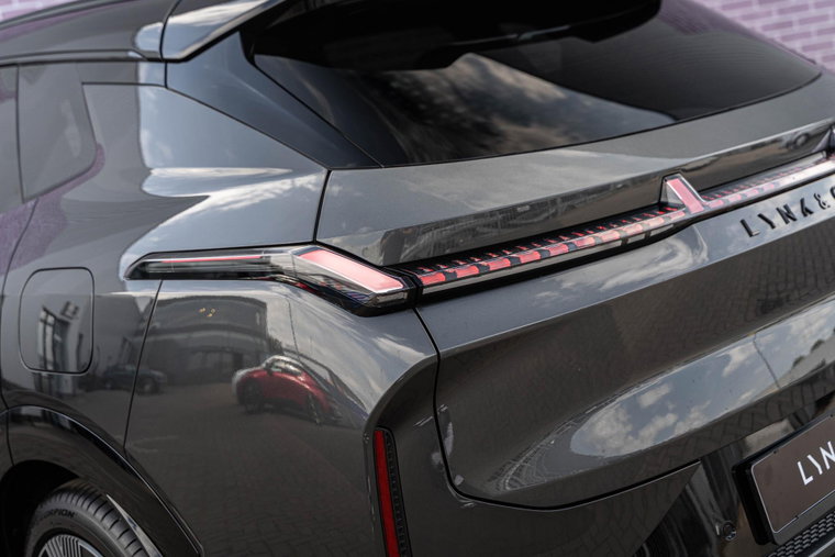 Vehicle Image 18