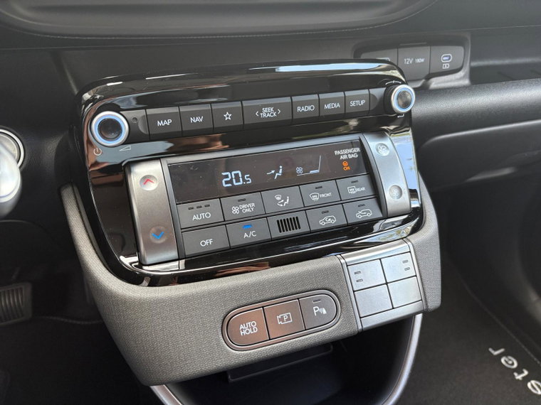 Vehicle Image 30
