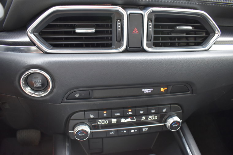 Vehicle Image 32