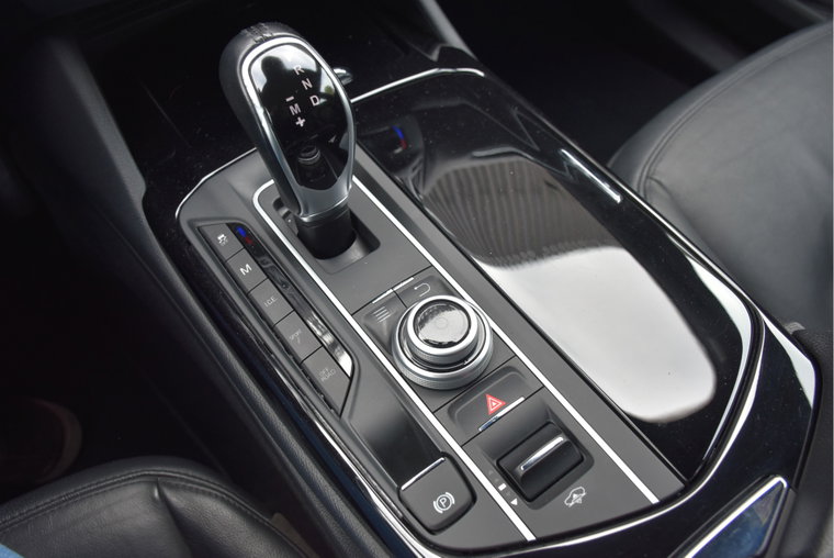 Vehicle Image 24
