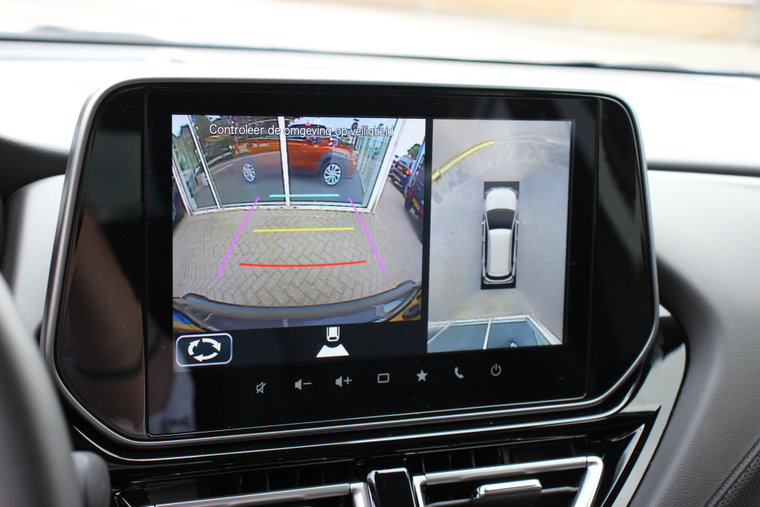 Vehicle Image 13