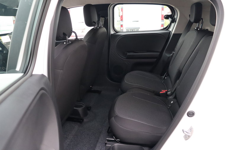 Vehicle Image 17