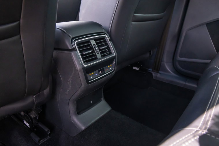 Vehicle Image 37
