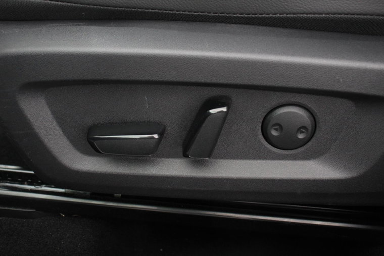 Vehicle Image 24