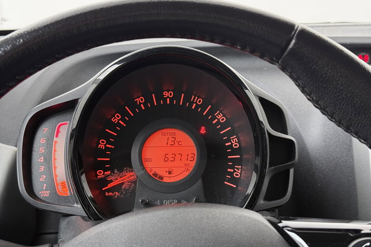 Vehicle Image 14