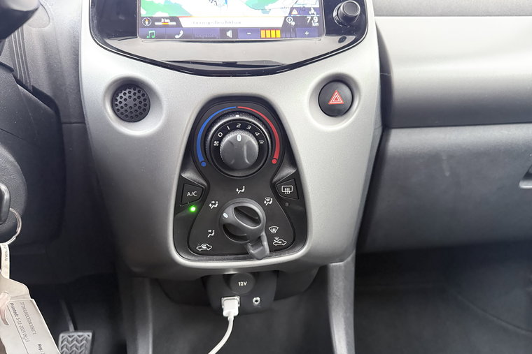 Vehicle Image 19
