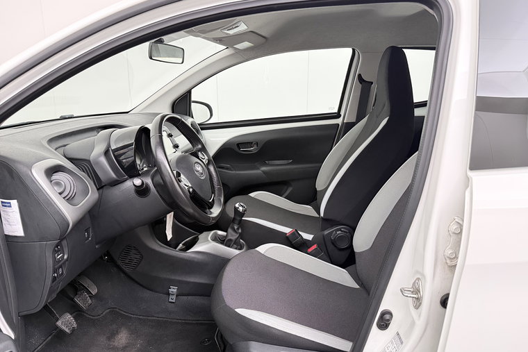 Vehicle Image 7