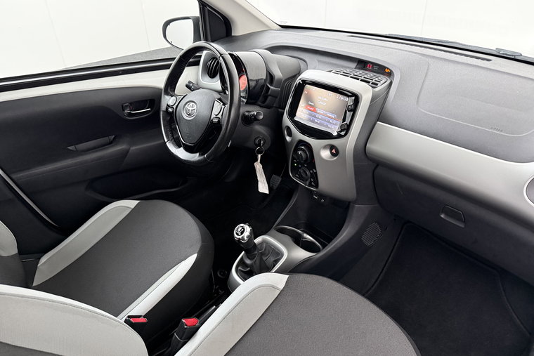 Vehicle Image 11