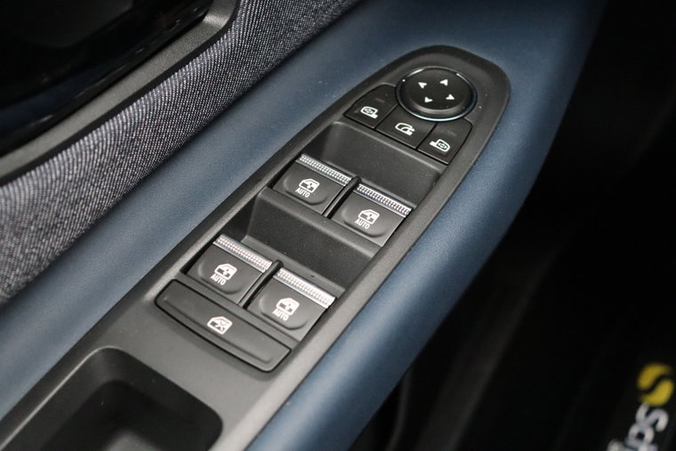 Vehicle Image 24