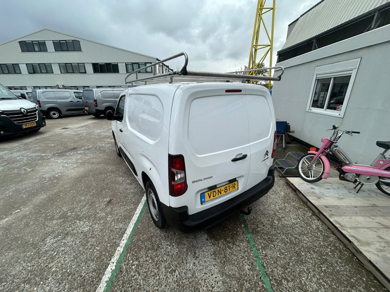 Vehicle Image 10
