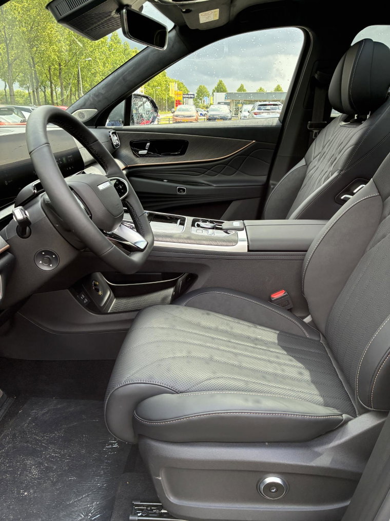 Vehicle Image 37