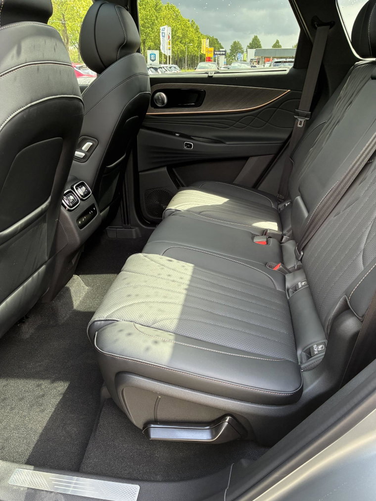 Vehicle Image 41
