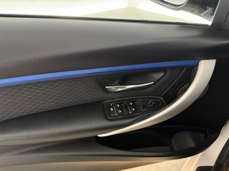 Vehicle Image 28