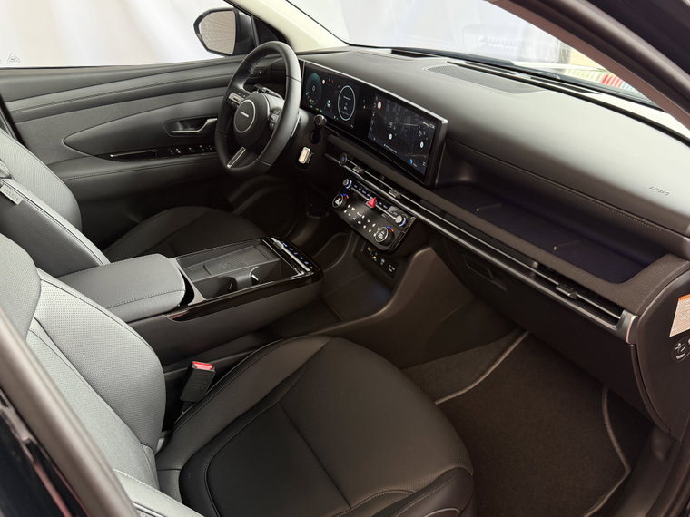 Vehicle Image 32