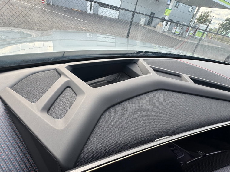 Vehicle Image 29