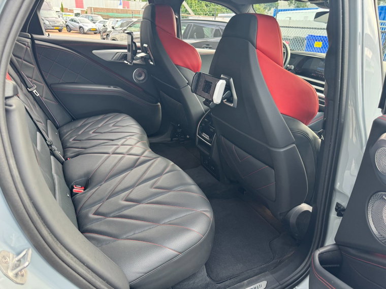 Vehicle Image 35