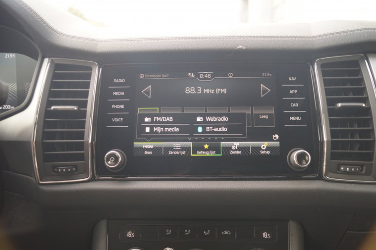 Vehicle Image 21