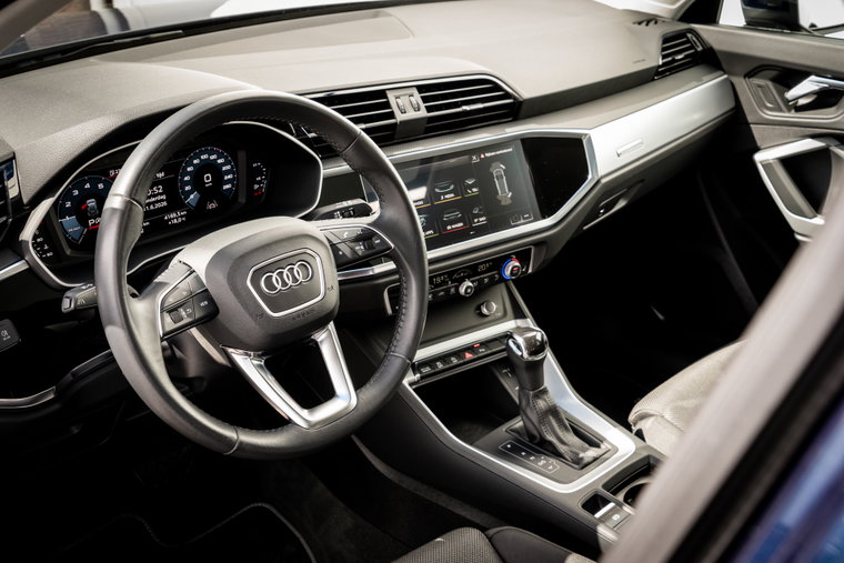 Vehicle Image 19