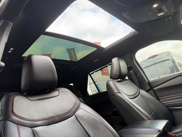 Vehicle Image 16